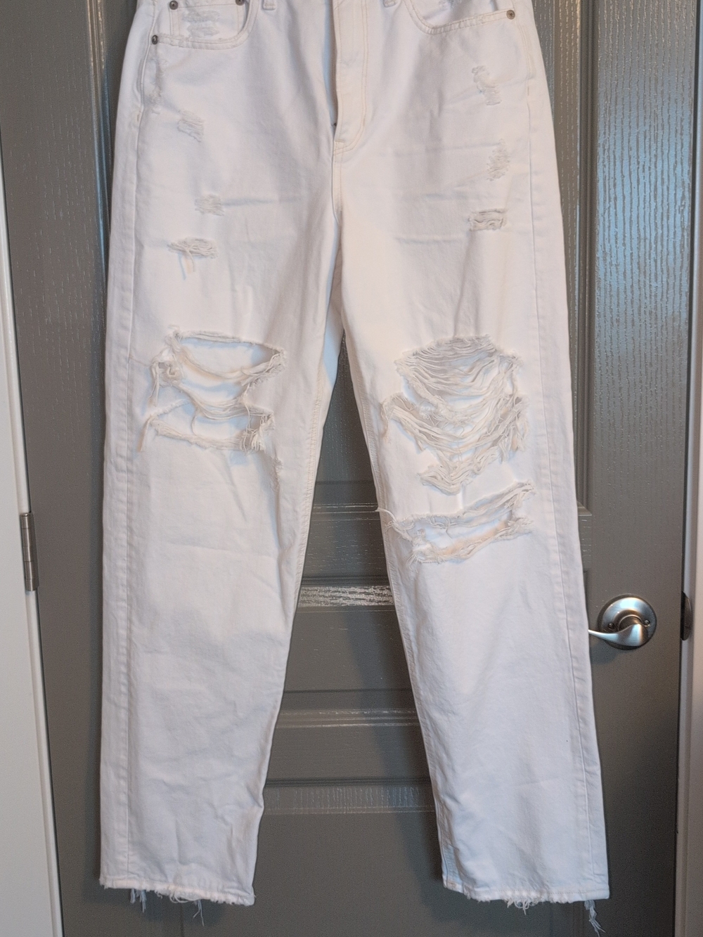 American Eagle White Distressed Ripped Jeans